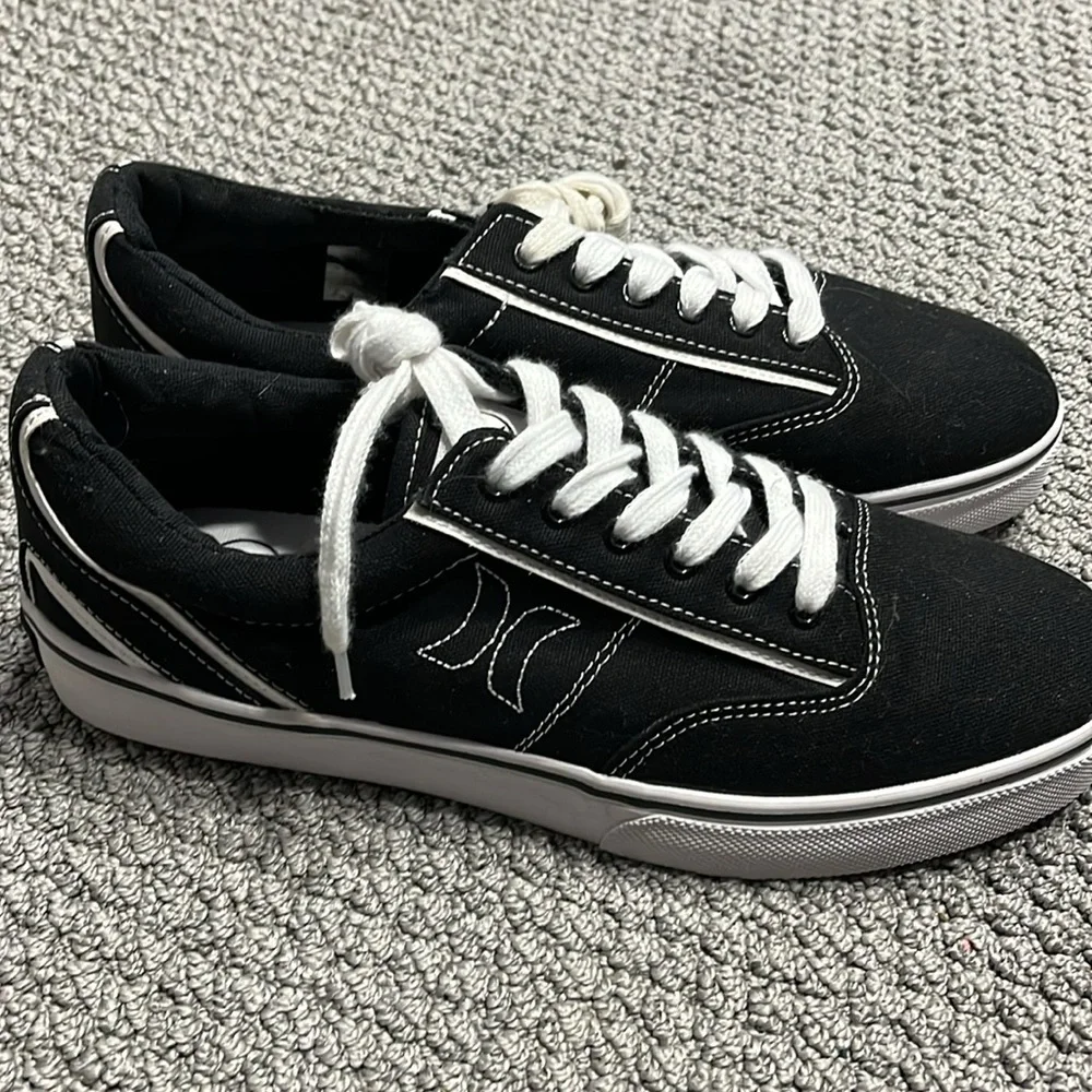 Brand New Hurley Shoes - Picture 2 of 7